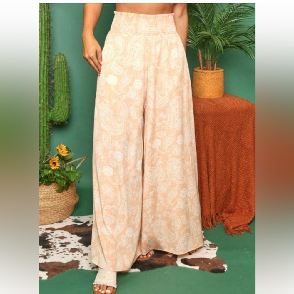 Fantastic Fawn Women's Wide Leg Peach and White Paisley Pants Smocked Waist - Picture 7 of 11